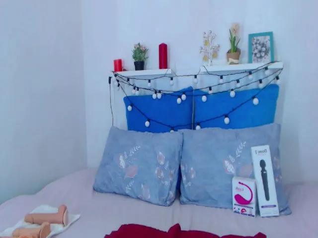 Live sex webcam photo for Lanna_Wolf #254380299