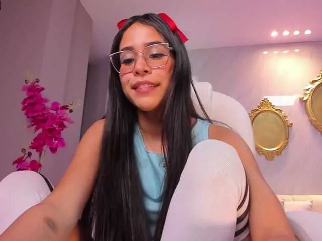 Live sex webcam photo for EvelynHarris #287950232