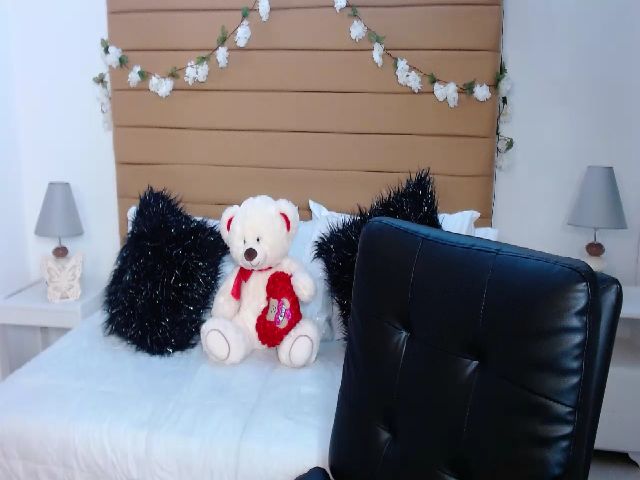 Live sex webcam photo for Anastasia_wh #254276381