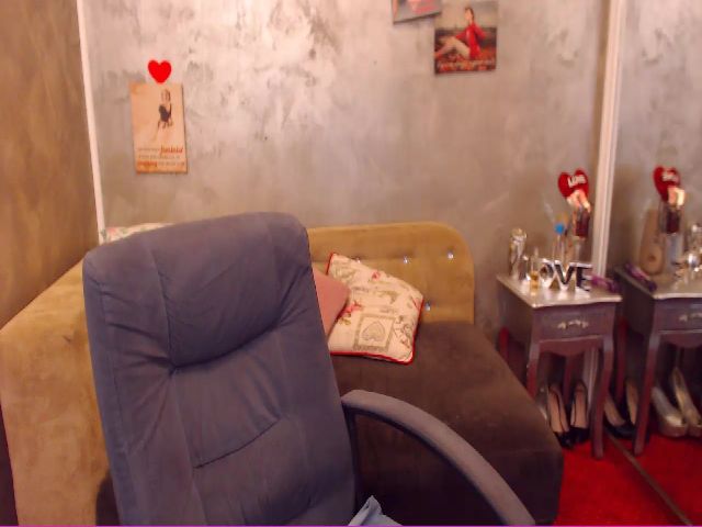 Live sex webcam photo for SaylorMoonX #254169711