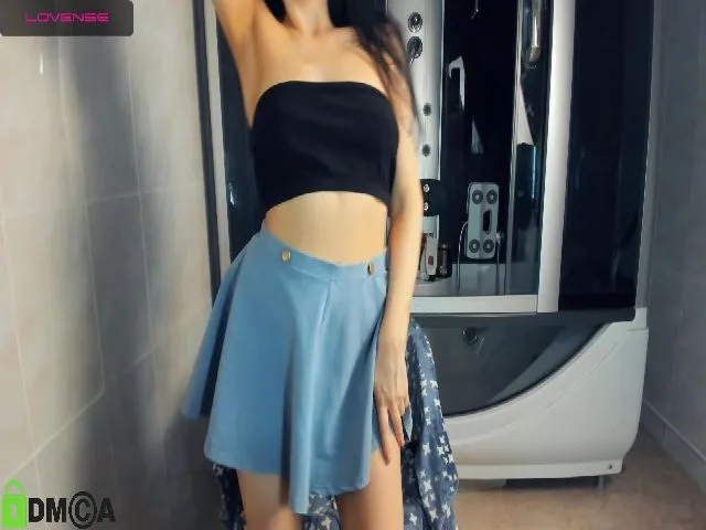Live sex webcam photo for Kira__Queen #254180898