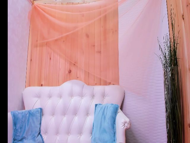 Live sex webcam photo for EvaBroom #256153003