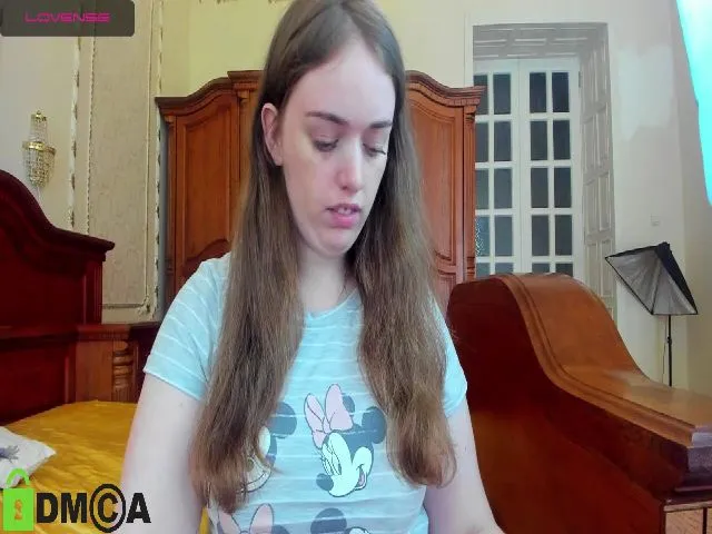Live sex webcam photo for Fi_Lena #252774130