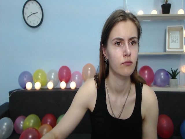 Live sex webcam photo for MollyTravis #252937711