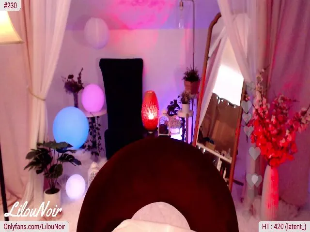 Live sex webcam photo for LilouNoir #256572605