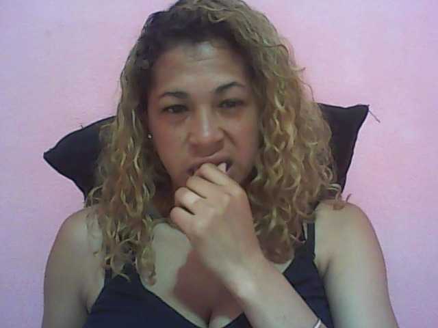 Live sex webcam photo for biglove10 #245539786