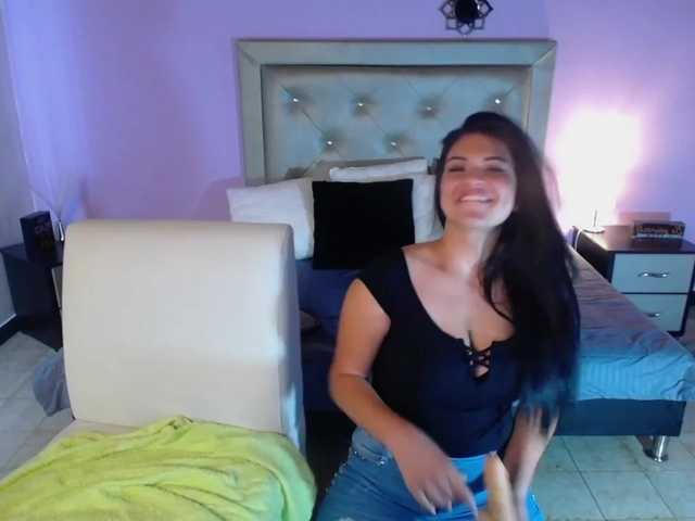 Live sex webcam photo for VeronicaLanz #246840408