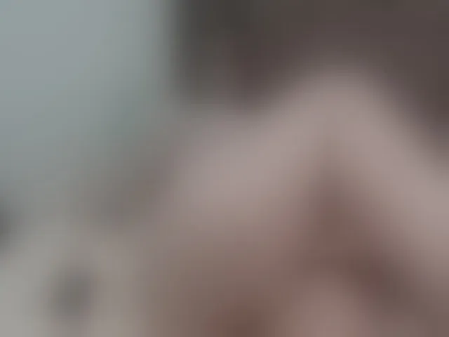Live sex webcam photo for GreenBlondie #253259345