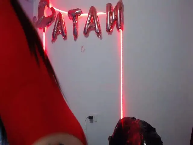 Live sex webcam photo for Hot_skinny_ #255750217