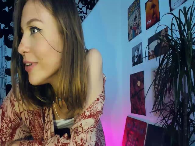 Live sex webcam photo for Aliceum #261310326