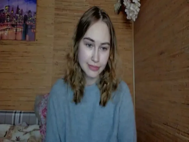 Live sex webcam photo for LovelyHemera #256657692