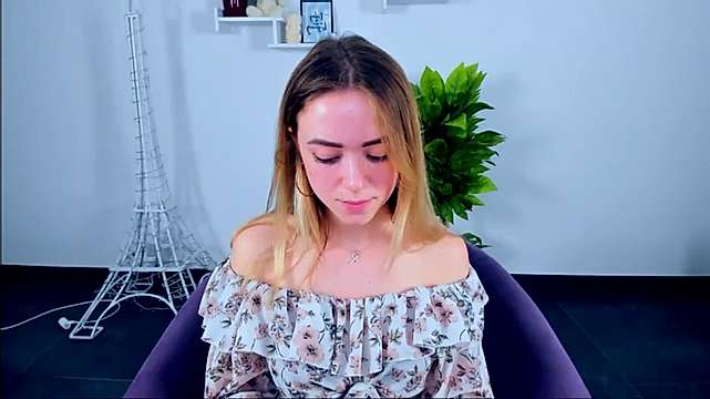 Live sex webcam photo for Marta_Smit #245065438