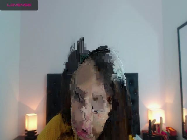 Live sex webcam photo for Shantal_19 #253933780