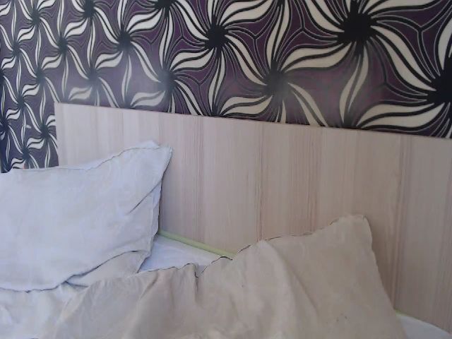 Live sex webcam photo for MilenaDivine #256229557