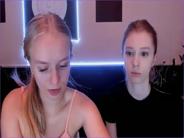 Live sex webcam photo for EmillyWillis #260613605