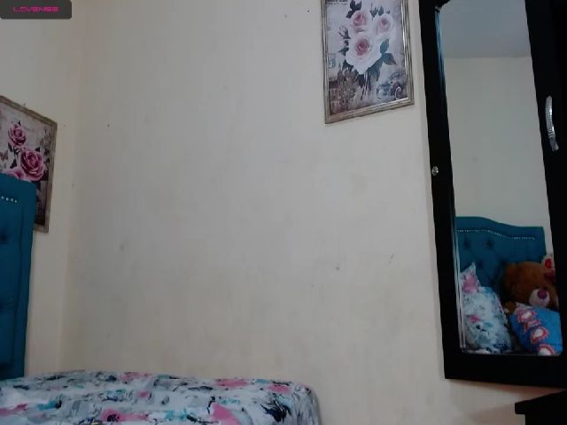 Live sex webcam photo for Lily_Baudinx #260420787