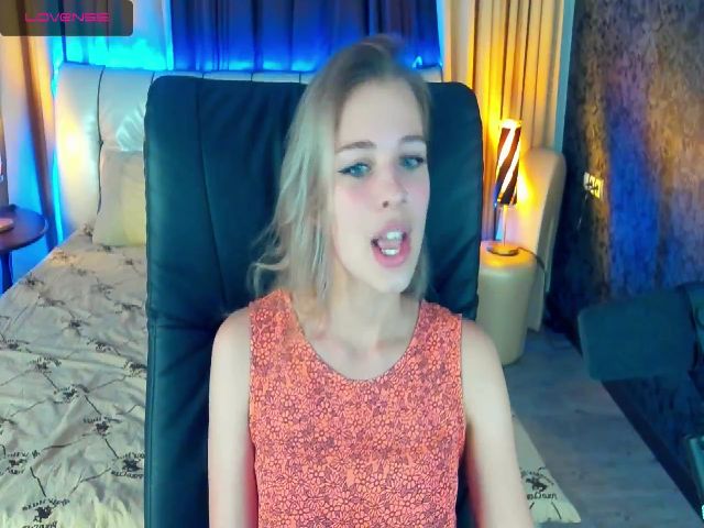 Live sex webcam photo for MariaCharming #263704124