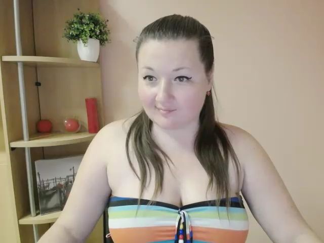 Live sex webcam photo for LeaLexis_ #254631617