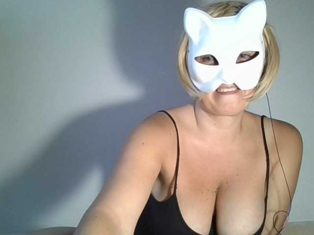 Live sex webcam photo for laslizaza #248277265