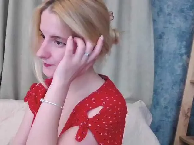 Live sex webcam photo for SoniaWalker #245298191
