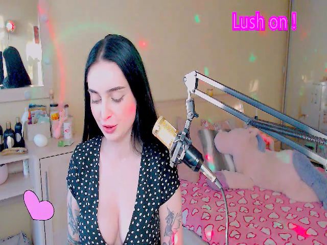 Live sex webcam photo for sunshinebabee #264668773