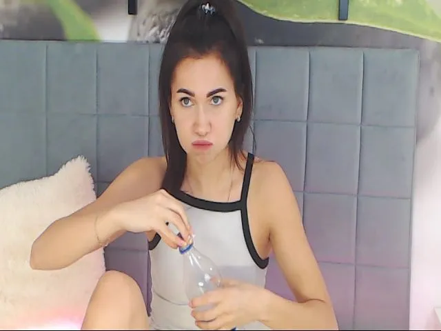 Live sex webcam photo for MilaNight #261412367