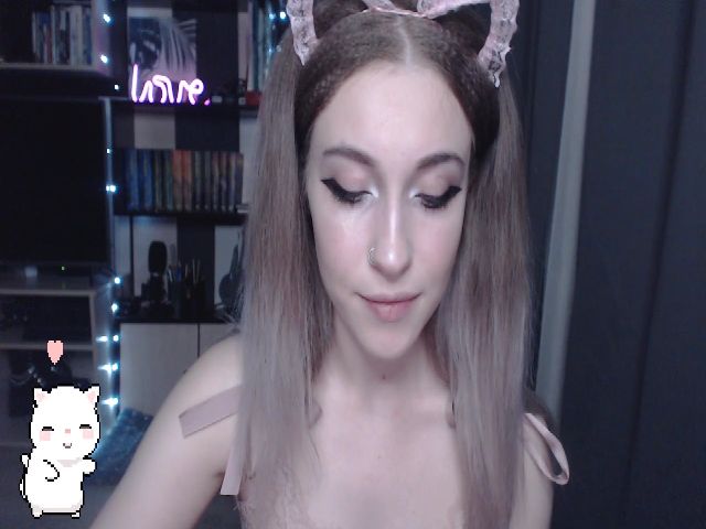 Live sex webcam photo for Your_Ellie #264612534