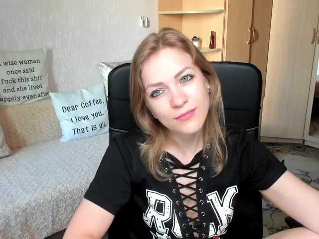 Live sex webcam photo for CherishSia #248888512