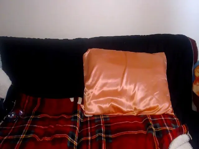 Live sex webcam photo for GiovanniD1 #258042183