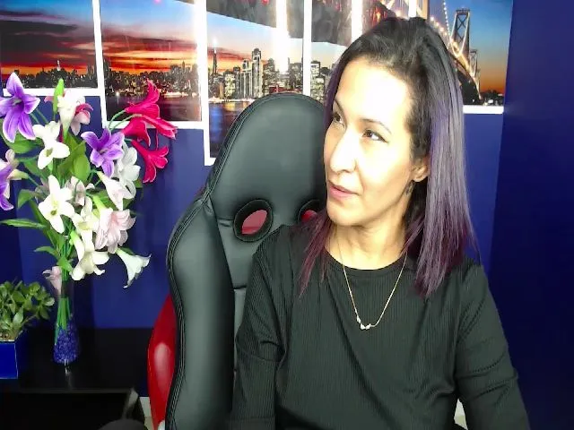 Live sex webcam photo for Infernalsexx #265321168