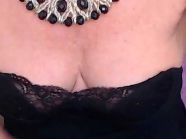 Live sex webcam photo for AlanaRichards #240963322