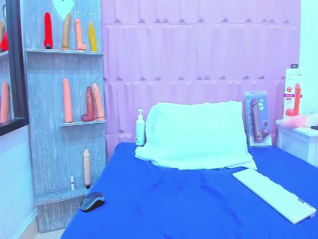 Live sex webcam photo for Cristal_West #263275645