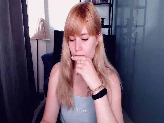 Live sex webcam photo for AdelinaBlondy #261118892