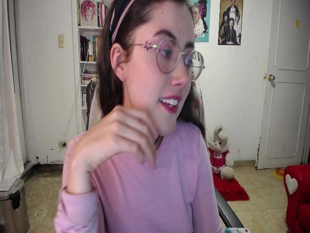 Live sex webcam photo for Cherrybunny21 #255791374