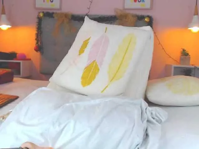 Live sex webcam photo for lizzarobert #240949407
