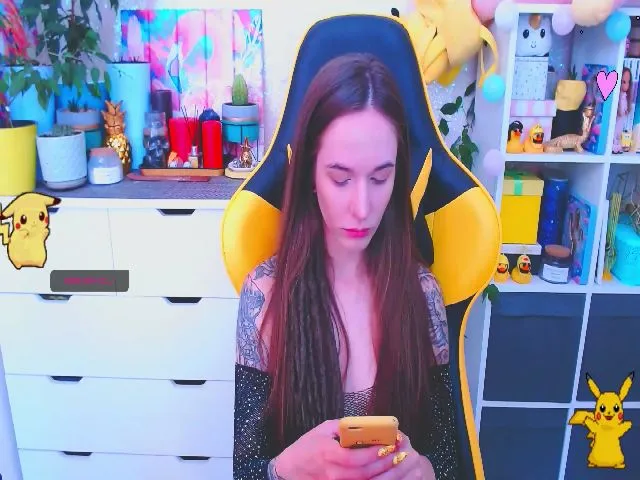 Live sex webcam photo for JinjerMoon #253759015