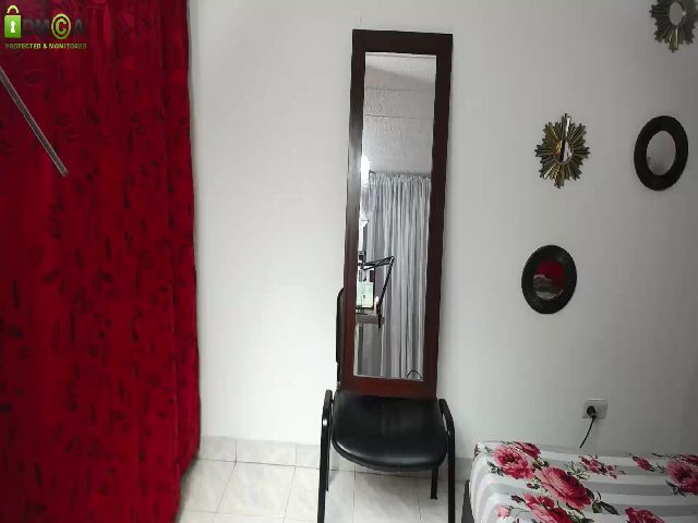 Live sex webcam photo for Bluefire_28 #254602753