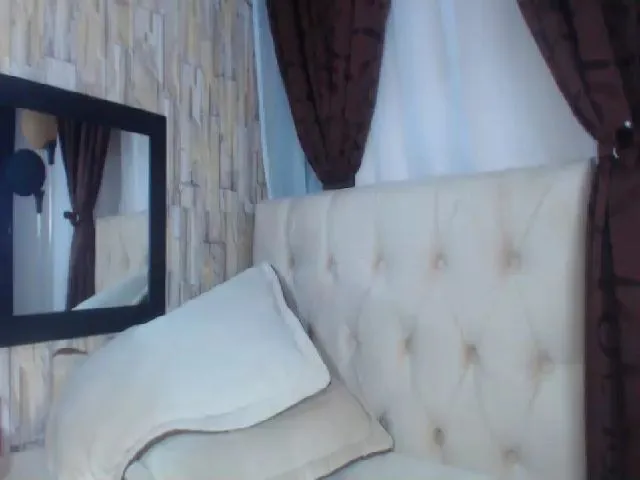 Live sex webcam photo for Karorivero #260512651