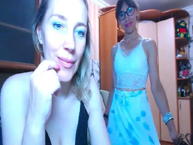 Live sex webcam photo for Oly_nice_ #262684101