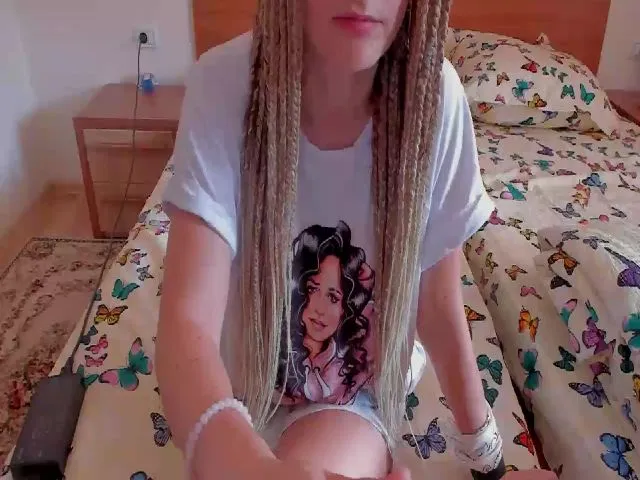 Live sex webcam photo for GirlBerry #264210245