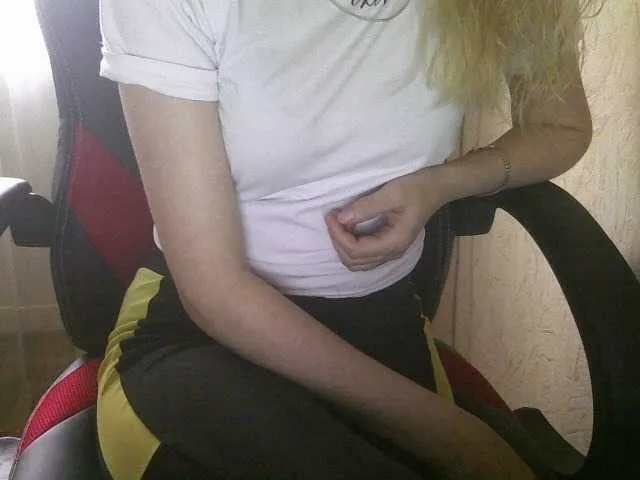 Live sex webcam photo for SexKaryna #246777329