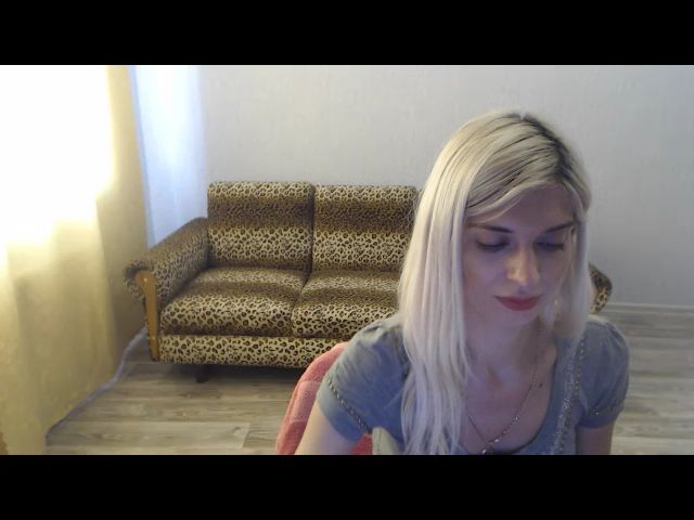 Live sex webcam photo for SexyBeatriice #253374877