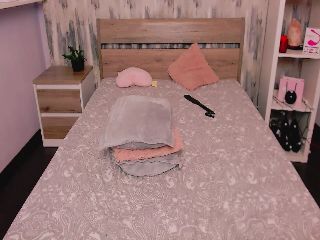 Live sex webcam photo for MonicaColins #251683296