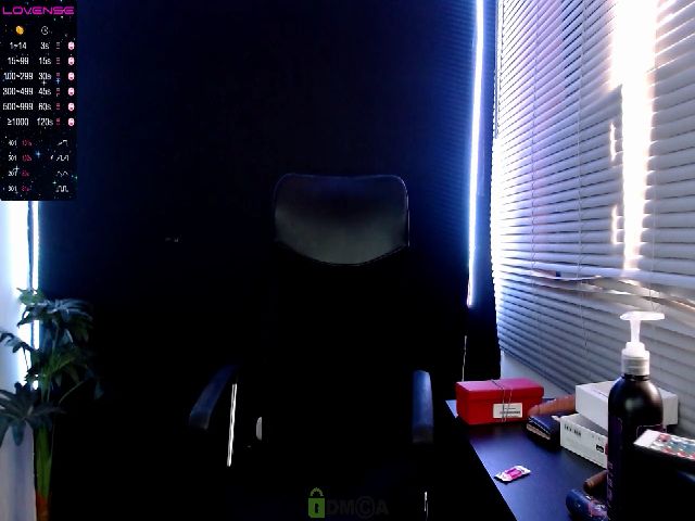 Live sex webcam photo for victoria_lee2 #264324790