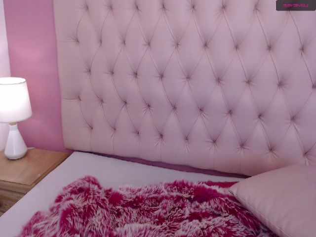 Live sex webcam photo for Keyra_R #260757926