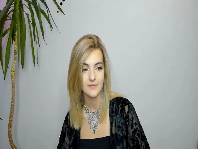 Live sex webcam photo for HelelGretta #261771612