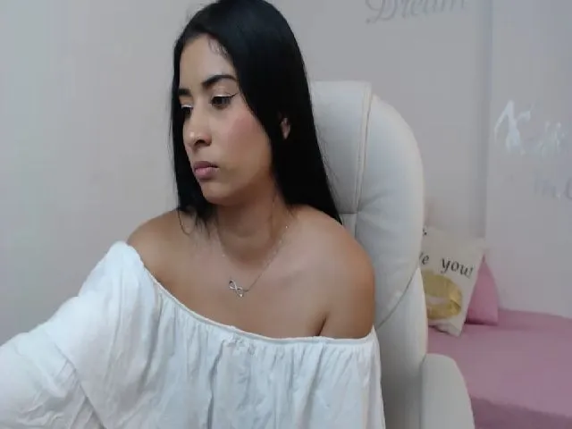 Live sex webcam photo for Hanna_milano #252845806