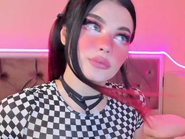 Live sex webcam photo for sweetbutty- #251573047