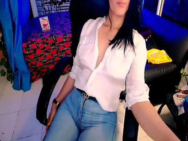 Live sex webcam photo for Sashabreck #287860022