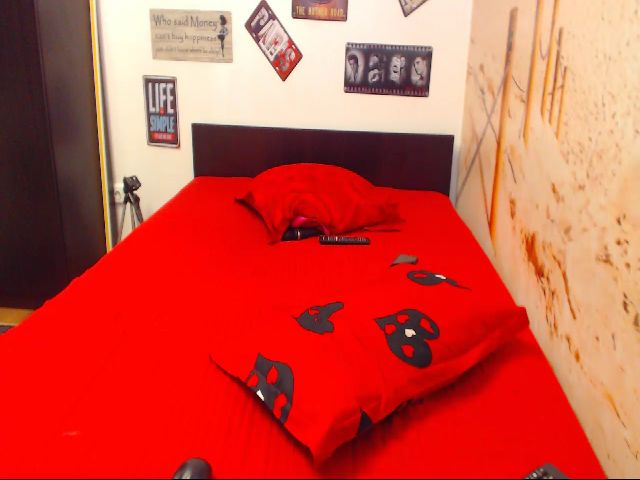 Live sex webcam photo for MeaowMela #256457574